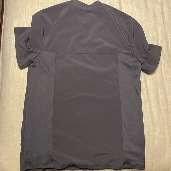 Men’s Cherokee Infinity small scrub top shirt grey - Picture 2 of 3